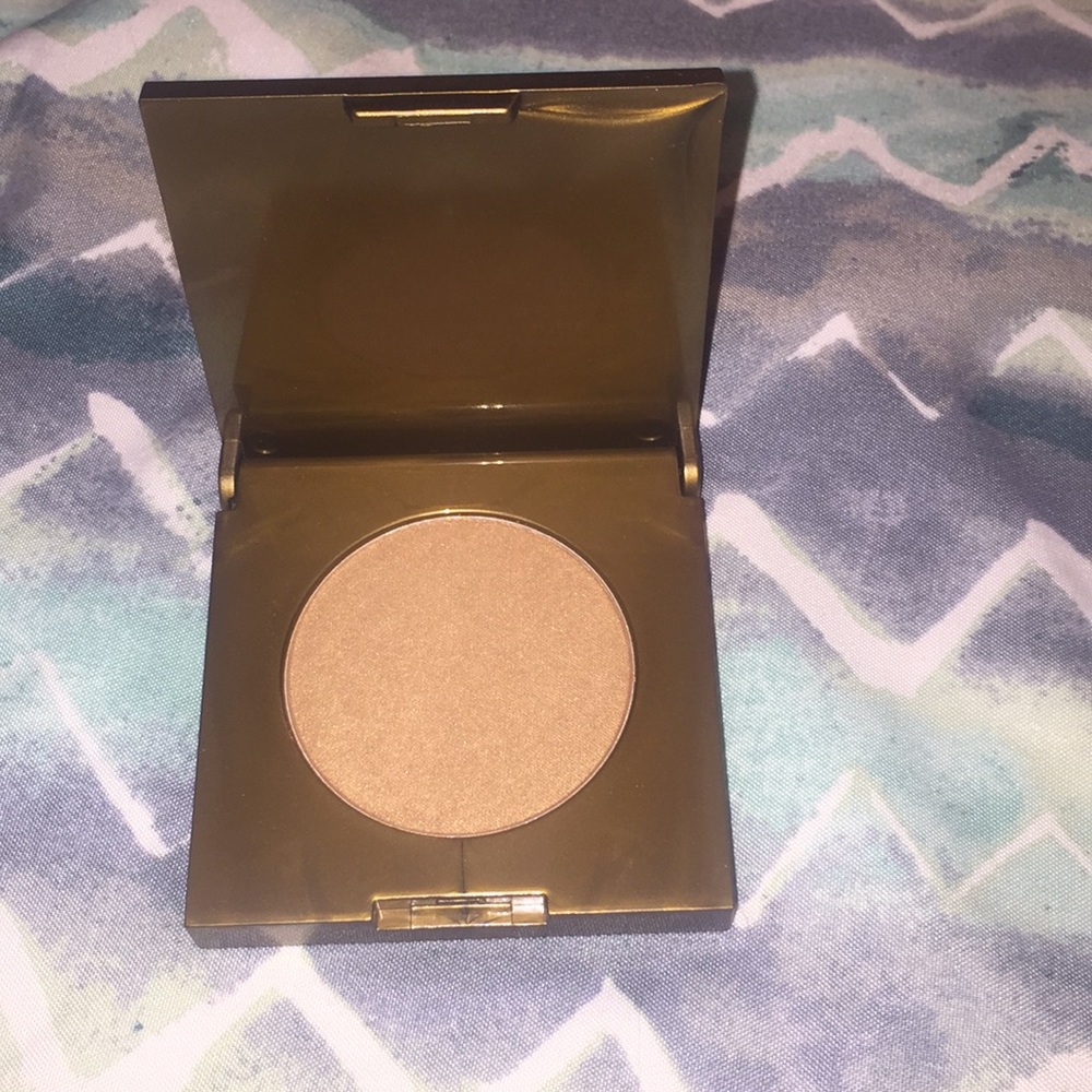 Tarte “Park Avenue Princess” waterproof bronzer